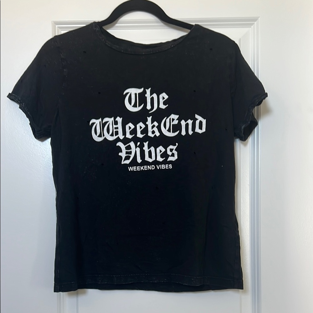 Distressed Heather Black Weekend Vibes T-Shirt f21 size medium